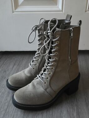 MIA Audrina Taupe Suede Lace Up Combat Boots Block Heel Sz 9 Side Zip
